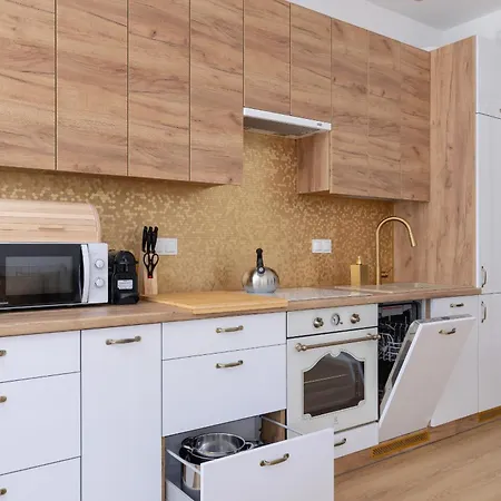 Daire Luxury Two Bedroom Apartment With Gardem, Terrace And Bikes By Renters Prestige *