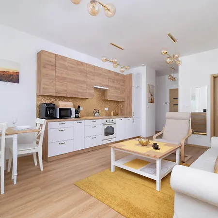 Daire Luxury Two Bedroom Apartment With Gardem, Terrace And Bikes By Renters Prestige