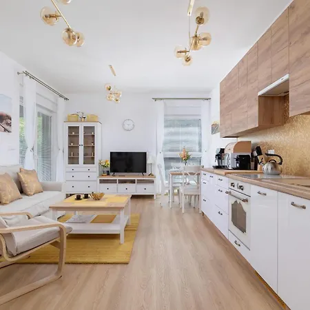 Daire Luxury Two Bedroom Apartment With Gardem, Terrace And Bikes By Renters Prestige *