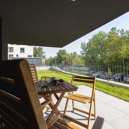 Luxury Two Bedroom Apartment With Gardem, Terrace And Bikes By Renters Prestige * Katoviçe